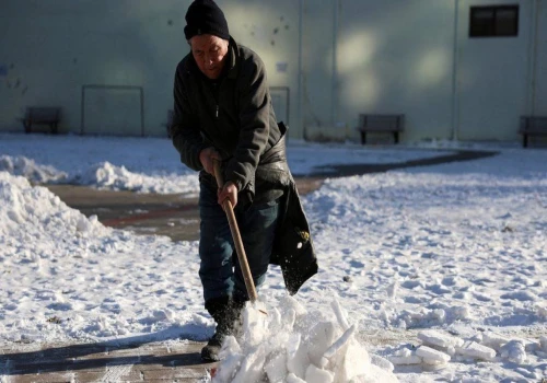 Frozen capital: Beijing faces coldest December on record